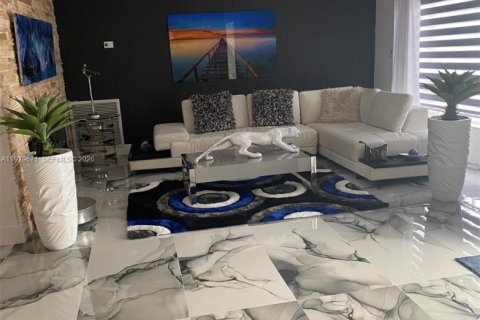 Купить виллу или дом в Майами, Флорида 1 комната, 309.64м2, № 2047721 - фото 11