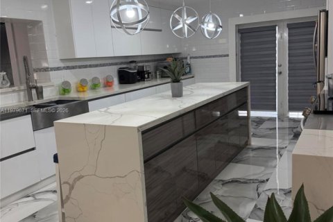 Купить виллу или дом в Майами, Флорида 1 комната, 309.64м2, № 2047721 - фото 5