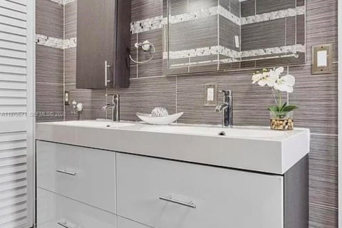 Купить виллу или дом в Майами, Флорида 1 комната, 309.64м2, № 2047721 - фото 28