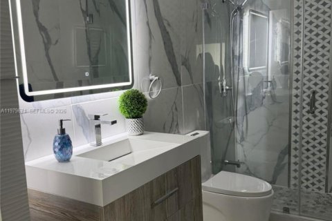 Купить виллу или дом в Майами, Флорида 1 комната, 309.64м2, № 2047721 - фото 13