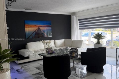 Купить виллу или дом в Майами, Флорида 1 комната, 309.64м2, № 2047721 - фото 7