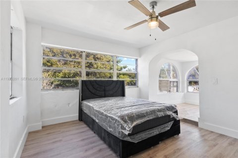 Villa ou maison à louer à Miami, Floride: 4 chambres, 215.63 m2 № 1991516 - photo 10