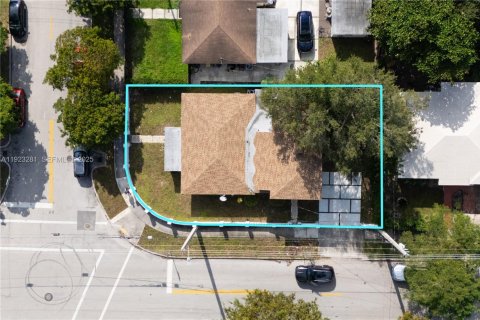 Villa ou maison à louer à Miami, Floride: 4 chambres, 215.63 m2 № 1991516 - photo 25