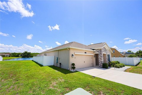 House in Kissimmee, Florida 4 bedrooms, 192.96 sq.m. № 2112724