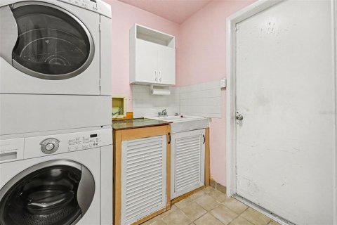 Casa en venta en Port Charlotte, Florida, 3 dormitorios, 157 m2 № 2387385 - foto 28