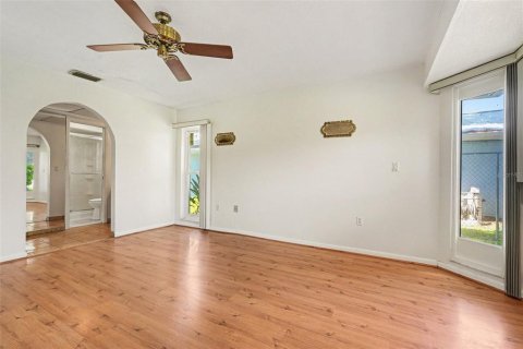 Casa en venta en Port Charlotte, Florida, 3 dormitorios, 157 m2 № 2387385 - foto 19