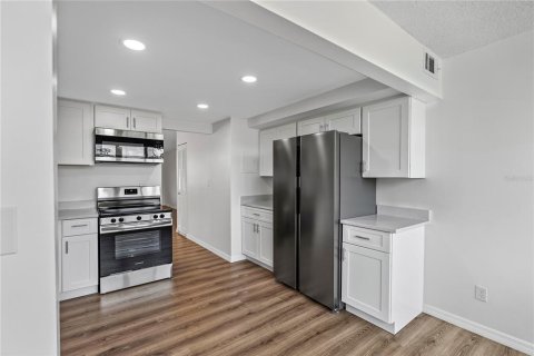 Condominio en venta en Saint Petersburg, Florida, 2 dormitorios, 96.15 m2 № 1681832 - foto 13