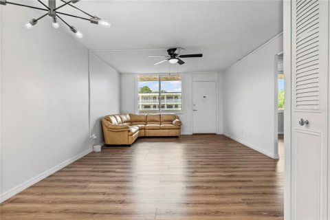 Condominio en venta en Saint Petersburg, Florida, 2 dormitorios, 96.15 m2 № 1681832 - foto 6