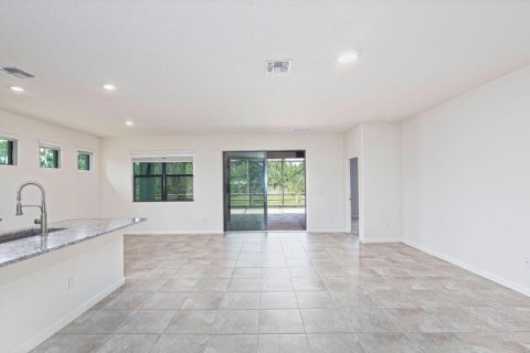 Villa ou maison à vendre à Palm Bay, Floride: 4 chambres, 190.64 m2 № 2407711 - photo 5