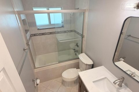 House in Boca Raton, Florida 4 bedrooms, 160.54 sq.m. № 2083842 - photo 22