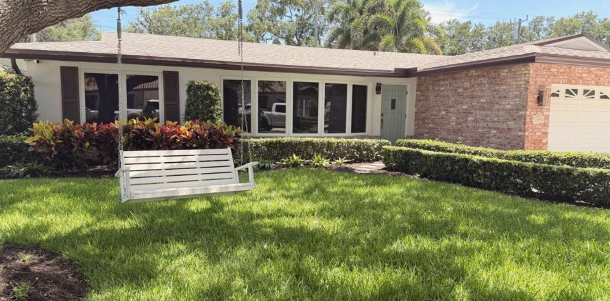 House in Boca Raton, Florida 4 bedrooms, 160.54 sq.m. № 2083842