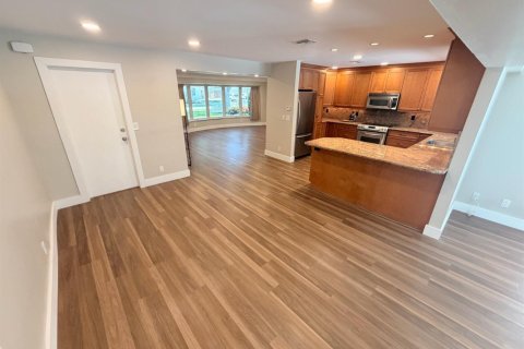 House in Boca Raton, Florida 4 bedrooms, 160.54 sq.m. № 2083842 - photo 14