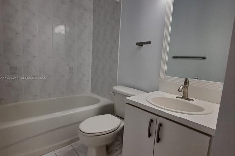 Adosado en alquiler en Pembroke Pines, Florida, 2 dormitorios, 102.19 m2 № 2041386 - foto 8