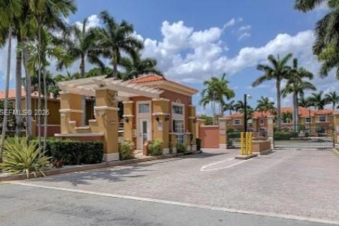 Adosado en alquiler en Pembroke Pines, Florida, 2 dormitorios, 102.19 m2 № 2041386 - foto 3