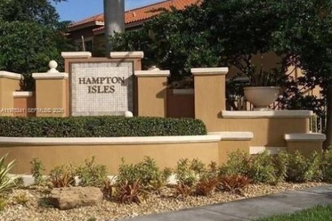 Adosado en alquiler en Pembroke Pines, Florida, 2 dormitorios, 102.19 m2 № 2041386 - foto 2