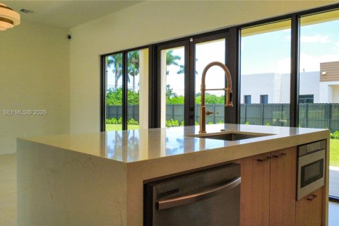 Villa ou maison à vendre à Homestead, Floride: 5 chambres, 314.38 m2 № 2084391 - photo 13
