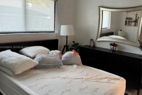 Apartamento en alquiler en Miami, Florida, 1 dormitorio, 46.45 m2 № 1993809 - foto 7