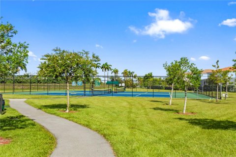 Villa ou maison à vendre à Miami, Floride: 4 chambres, 219.34 m2 № 1823848 - photo 19