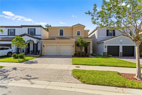Villa ou maison à vendre à Miami, Floride: 4 chambres, 219.34 m2 № 1823848 - photo 6