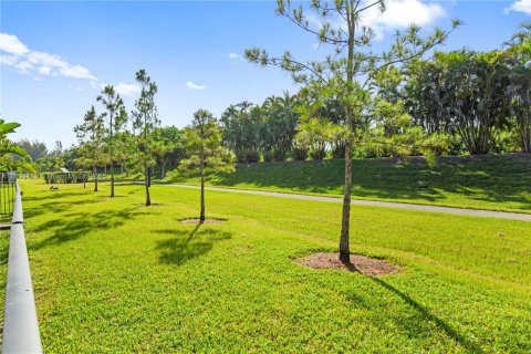 Villa ou maison à vendre à Miami, Floride: 4 chambres, 219.34 m2 № 1823848 - photo 15