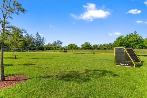 Villa ou maison à vendre à Miami, Floride: 4 chambres, 219.34 m2 № 1823848 - photo 17