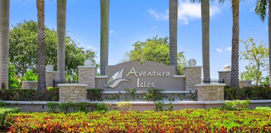 Villa ou maison à Miami, Floride 4 chambres, 219.34 m2 № 1823848
