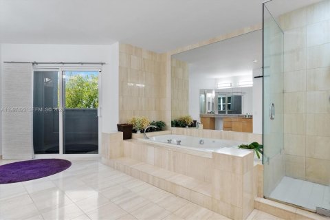 Touwnhouse à vendre à Pinecrest, Floride: 4 chambres, 273.5 m2 № 2066874 - photo 23