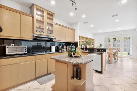 Touwnhouse à vendre à Pinecrest, Floride: 4 chambres, 273.5 m2 № 2066874 - photo 12
