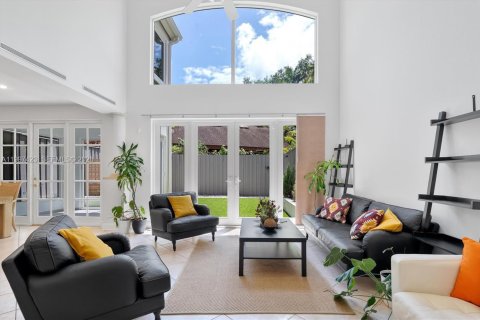 Touwnhouse à vendre à Pinecrest, Floride: 4 chambres, 273.5 m2 № 2066874 - photo 8