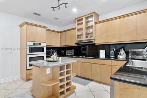 Touwnhouse à vendre à Pinecrest, Floride: 4 chambres, 273.5 m2 № 2066874 - photo 11