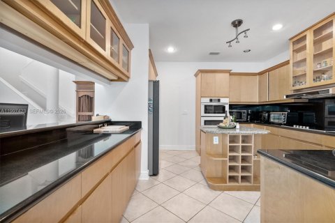 Touwnhouse à vendre à Pinecrest, Floride: 4 chambres, 273.5 m2 № 2066874 - photo 10