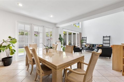 Touwnhouse à vendre à Pinecrest, Floride: 4 chambres, 273.5 m2 № 2066874 - photo 15