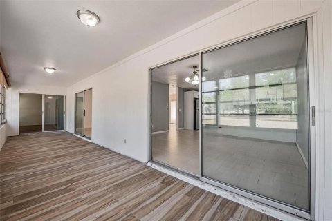 Villa ou maison à vendre à Port Richey, Floride: 3 chambres, 165.74 m2 № 2092527 - photo 30
