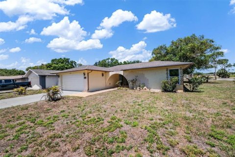 Villa ou maison à vendre à Port Richey, Floride: 3 chambres, 165.74 m2 № 2092527 - photo 4