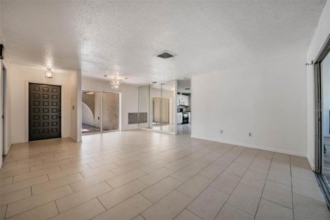 Villa ou maison à vendre à Port Richey, Floride: 3 chambres, 165.74 m2 № 2092527 - photo 16