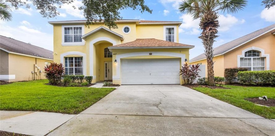 Villa ou maison à Kissimmee, Floride 7 chambres, 270.72 m2 № 2350245