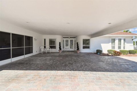 House in Palm Harbor, Florida 4 bedrooms, 327.57 sq.m. № 2152070 - photo 8