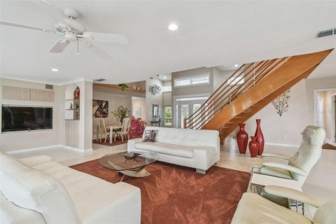 House in Palm Harbor, Florida 4 bedrooms, 327.57 sq.m. № 2152070 - photo 16