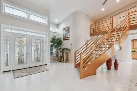 House in Palm Harbor, Florida 4 bedrooms, 327.57 sq.m. № 2152070 - photo 13
