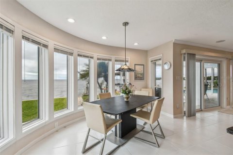 House in Palm Harbor, Florida 4 bedrooms, 327.57 sq.m. № 2152070 - photo 22