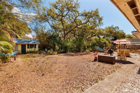 House in Tampa, Florida 3 bedrooms, 129.32 sq.m. № 2092890 - photo 12