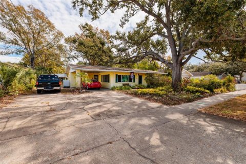 House in Tampa, Florida 3 bedrooms, 129.32 sq.m. № 2092890