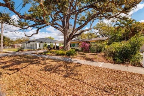 House in Tampa, Florida 3 bedrooms, 129.32 sq.m. № 2092890 - photo 8