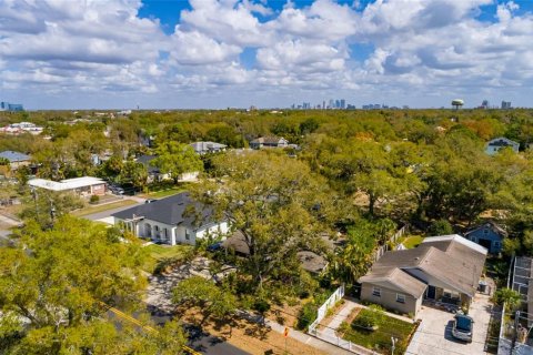 House in Tampa, Florida 3 bedrooms, 129.32 sq.m. № 2092890 - photo 18