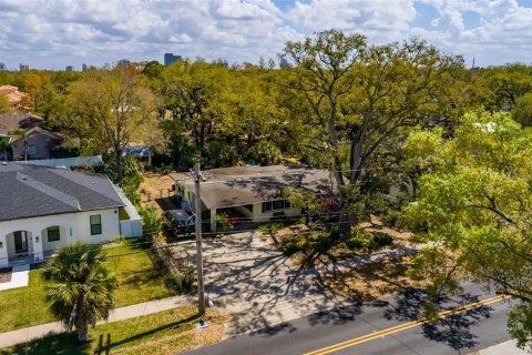 House in Tampa, Florida 3 bedrooms, 129.32 sq.m. № 2092890 - photo 17
