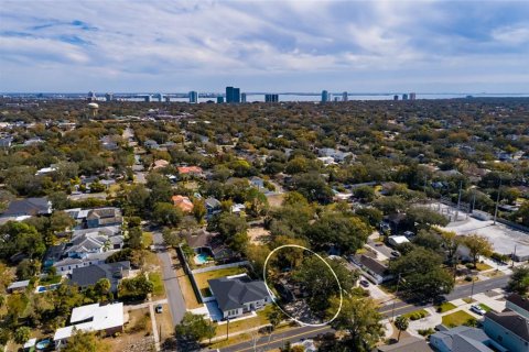 House in Tampa, Florida 3 bedrooms, 129.32 sq.m. № 2092890 - photo 2
