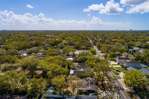 House in Tampa, Florida 3 bedrooms, 129.32 sq.m. № 2092890 - photo 24