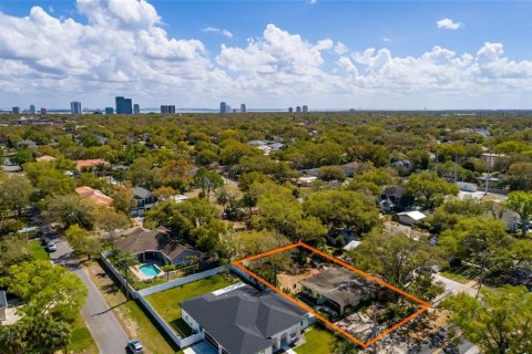 House in Tampa, Florida 3 bedrooms, 129.32 sq.m. № 2092890 - photo 25