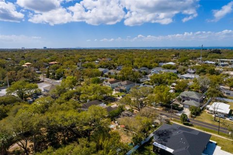 House in Tampa, Florida 3 bedrooms, 129.32 sq.m. № 2092890 - photo 23
