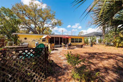 House in Tampa, Florida 3 bedrooms, 129.32 sq.m. № 2092890 - photo 14